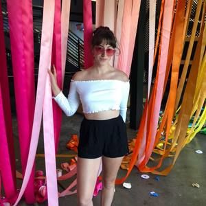 Meet your Posher, Elizabeth